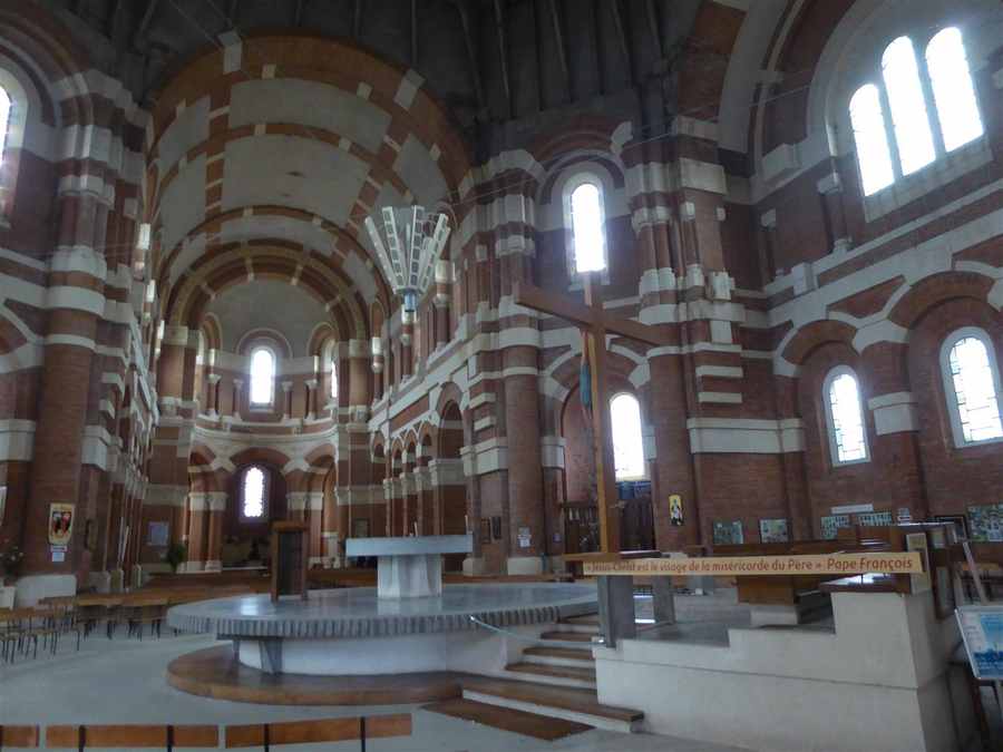 Choeur et nef de la basilique